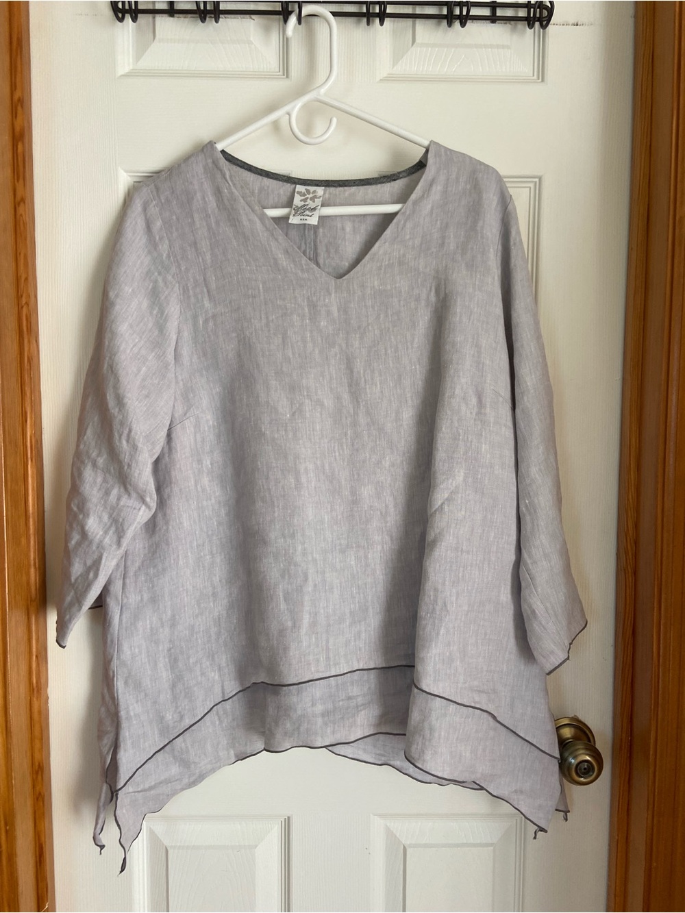 Match Point USA Gray Linen Tunic Top 3/4 Sleeve Asymmetrical Hem Medium